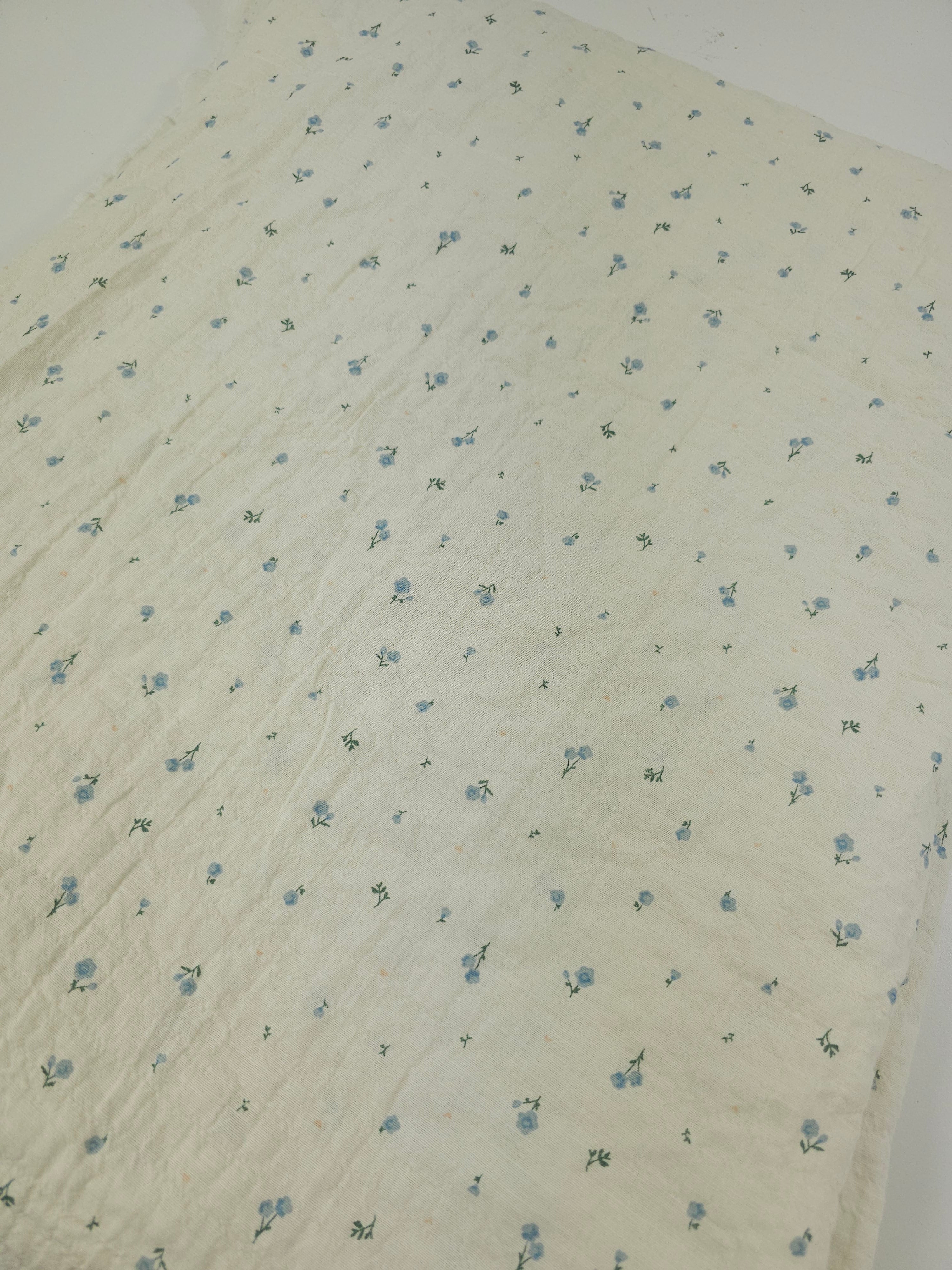 Blue/Cream Ditsy Flower Cotton Muslin (Various Sizes)