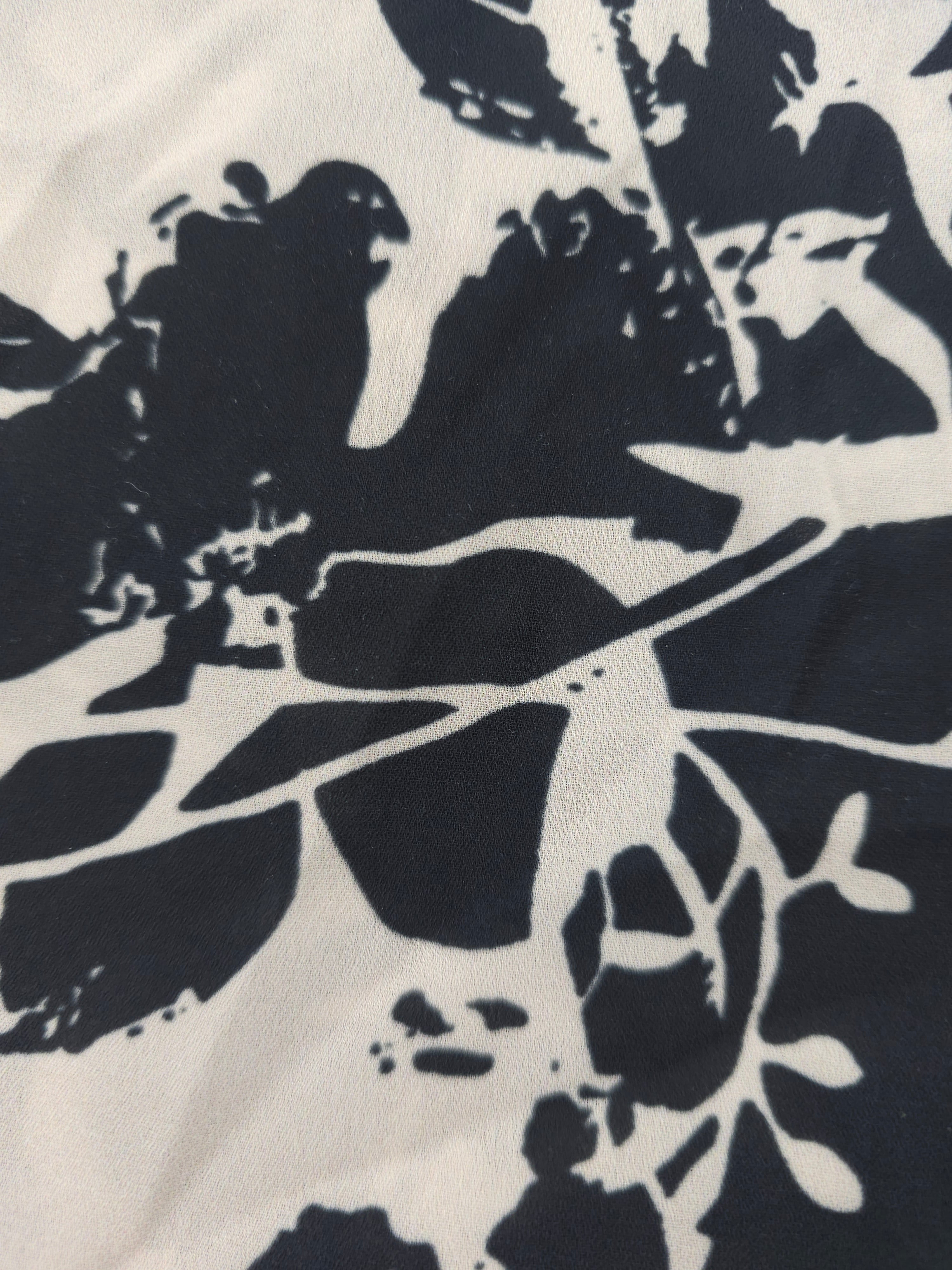 Floral opposites Viscose- 2m piece