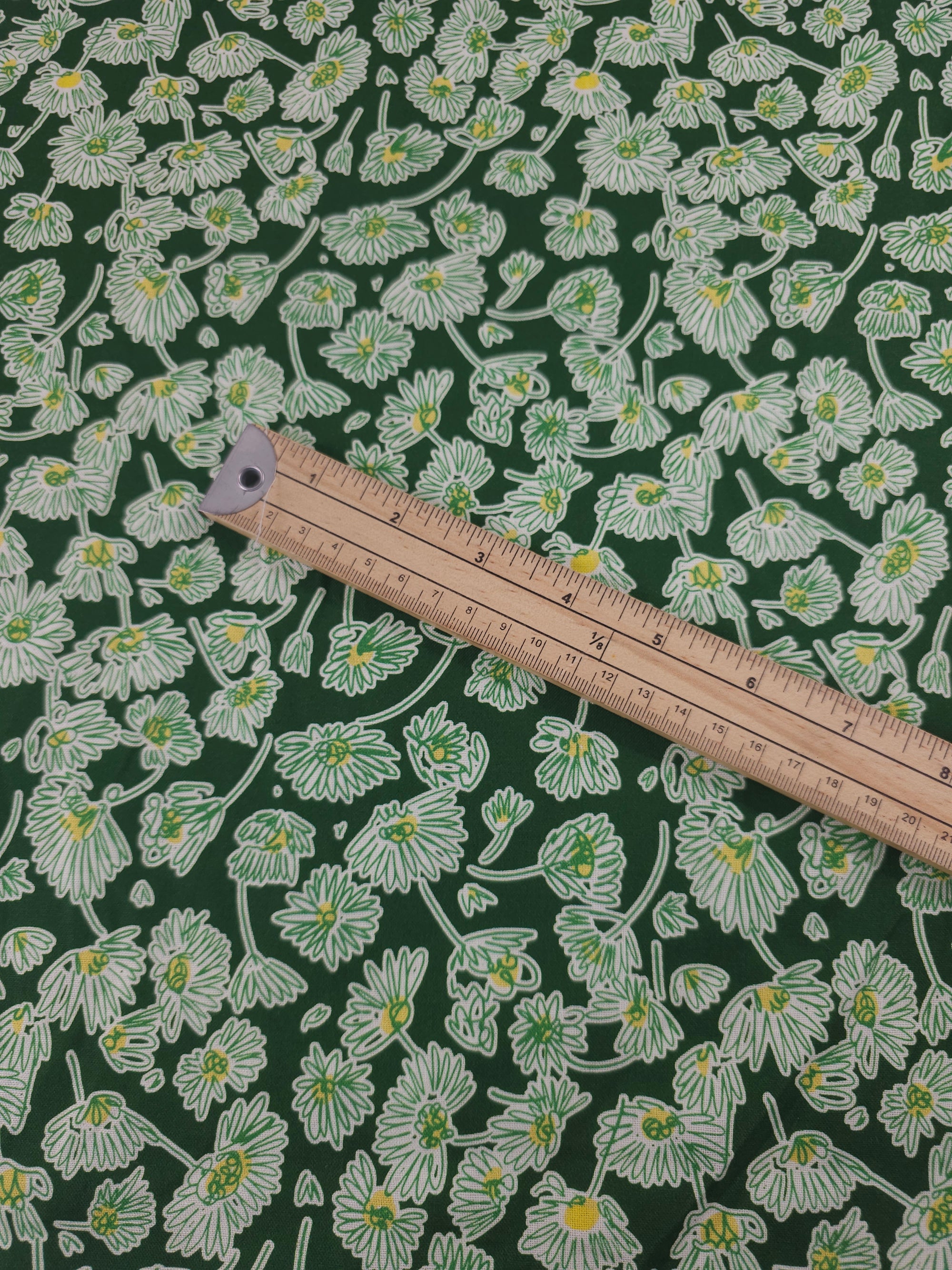 Green Sketch Daisy 100% Cotton - Free Spirit