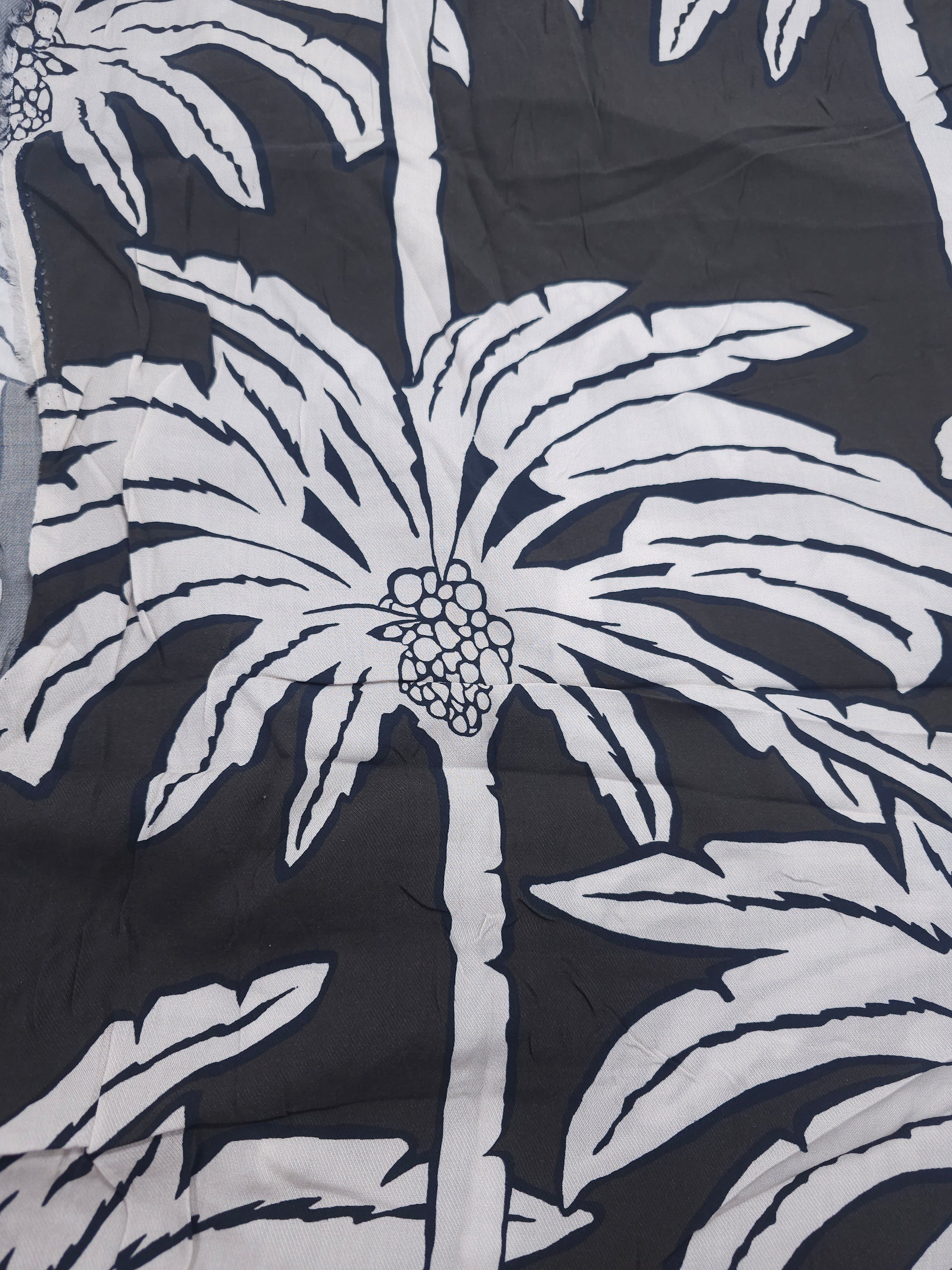 Black palms Viscose- 1.8m piece