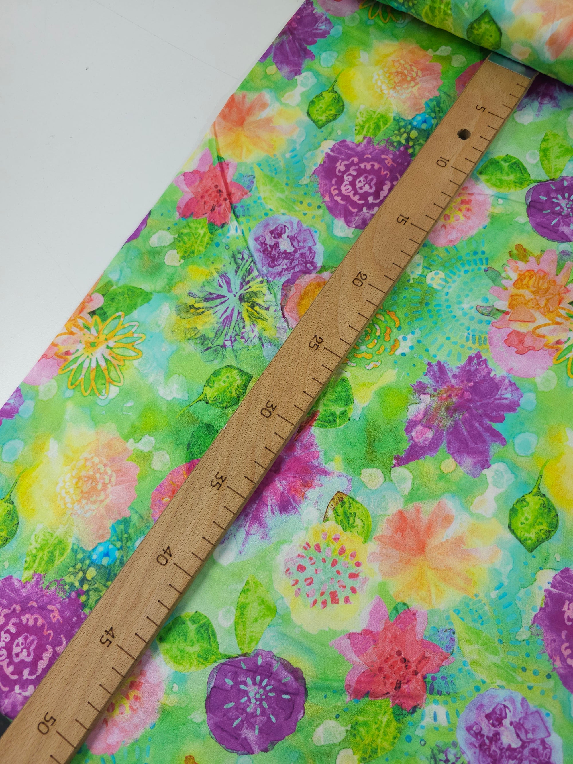 Light Green Wishwell Gloss Floral Cotton Sateen - Robert Kaufman