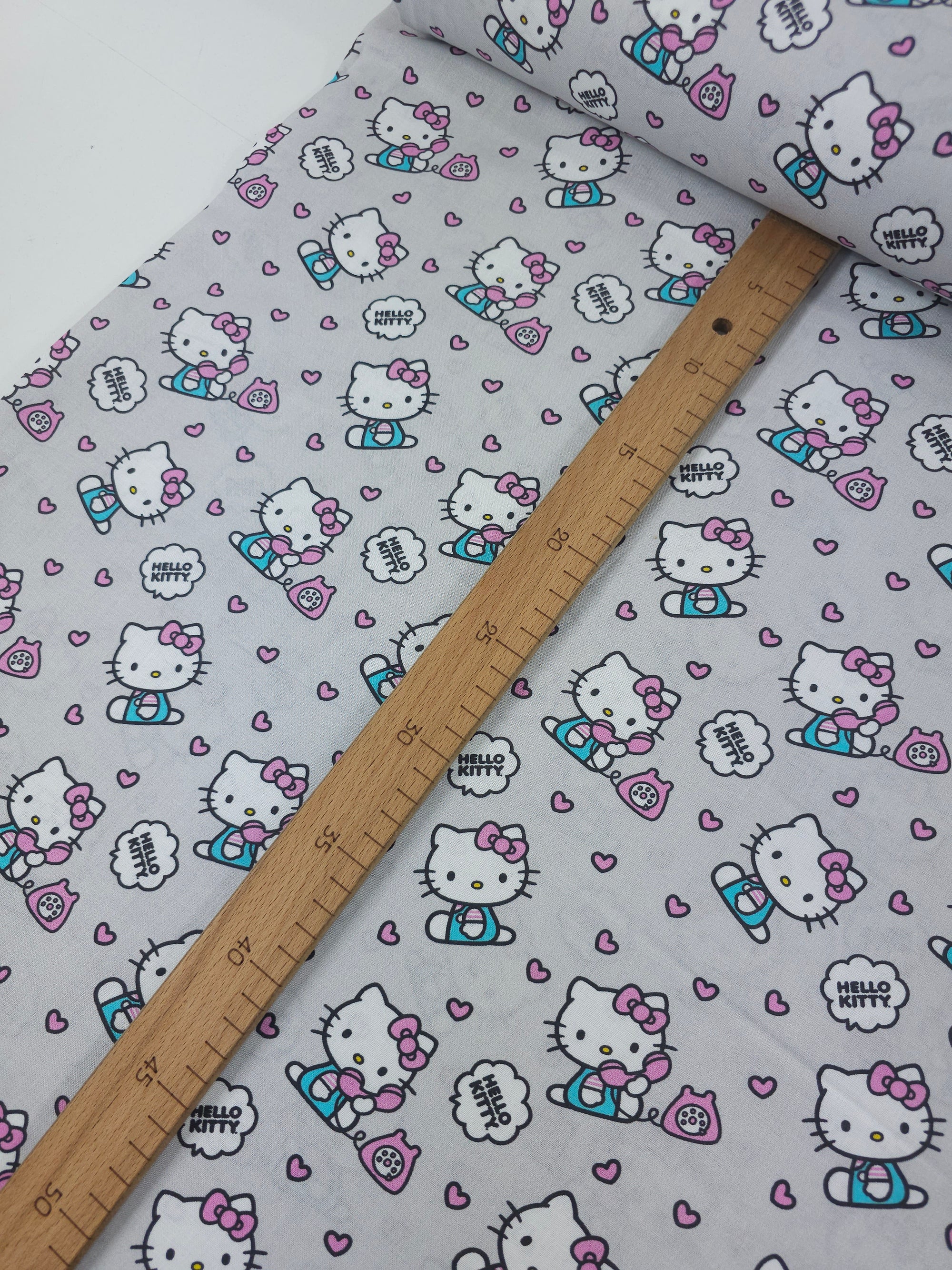 Hello Kitty Chit Chat 100% Cotton