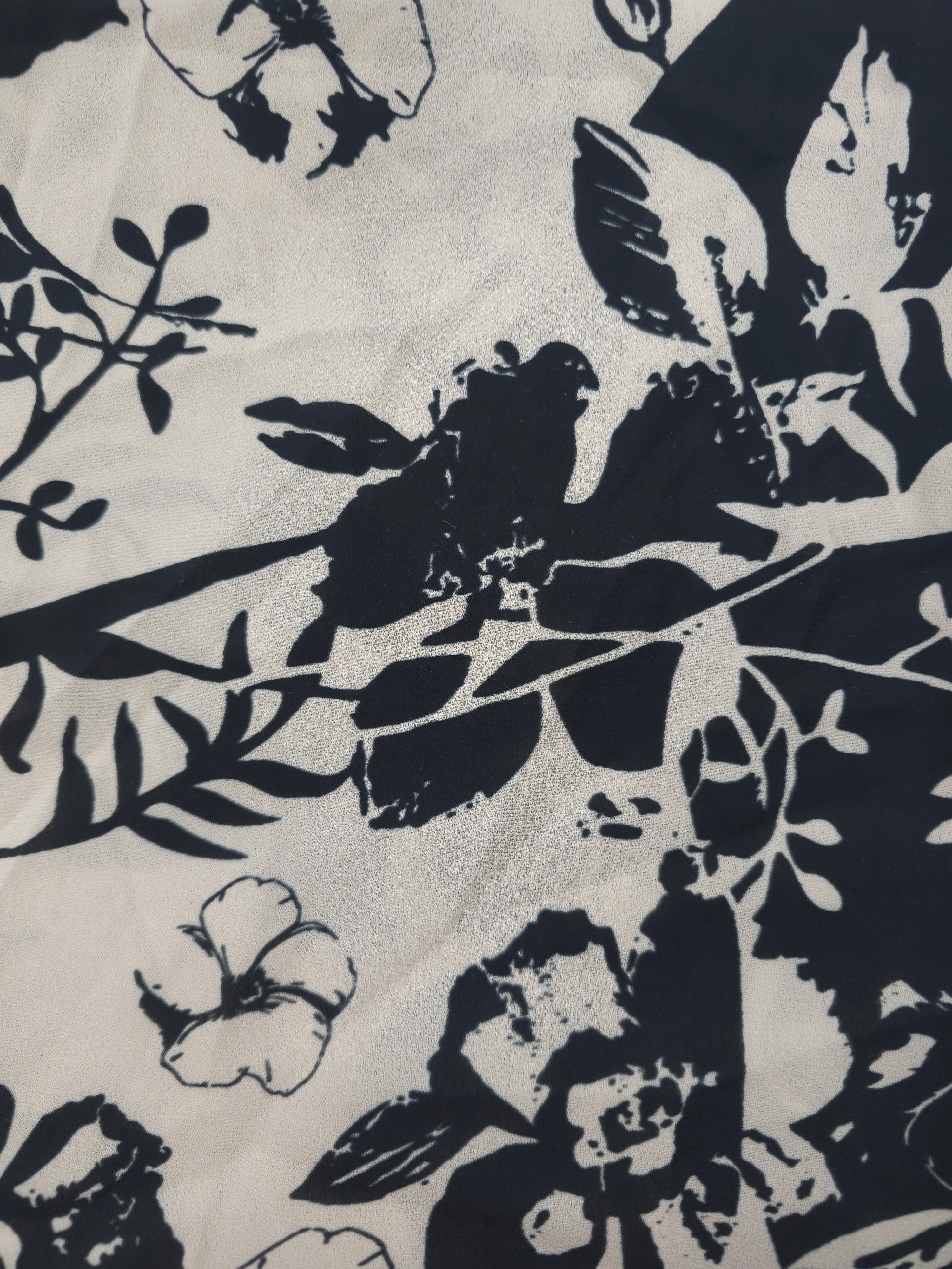 Floral opposites Viscose- 2m piece