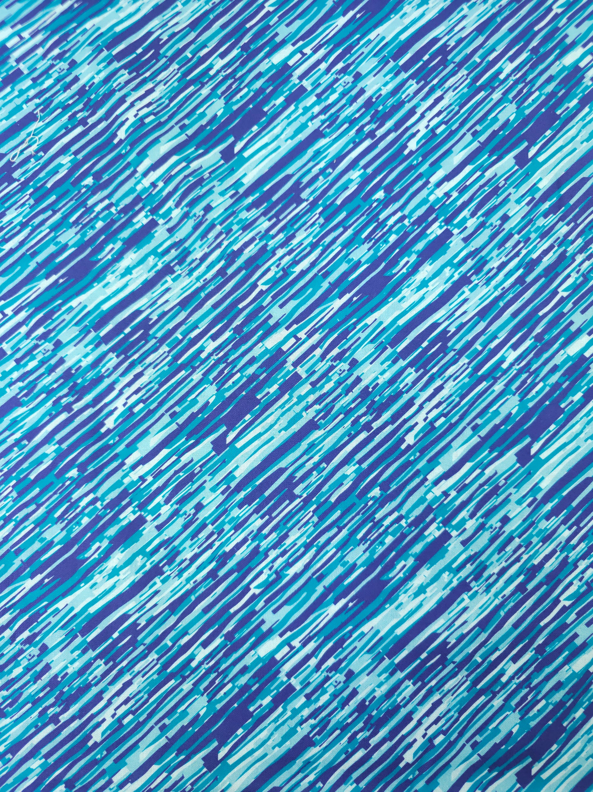 Blue/Indigo Static Diagonal Lines 100% Cotton