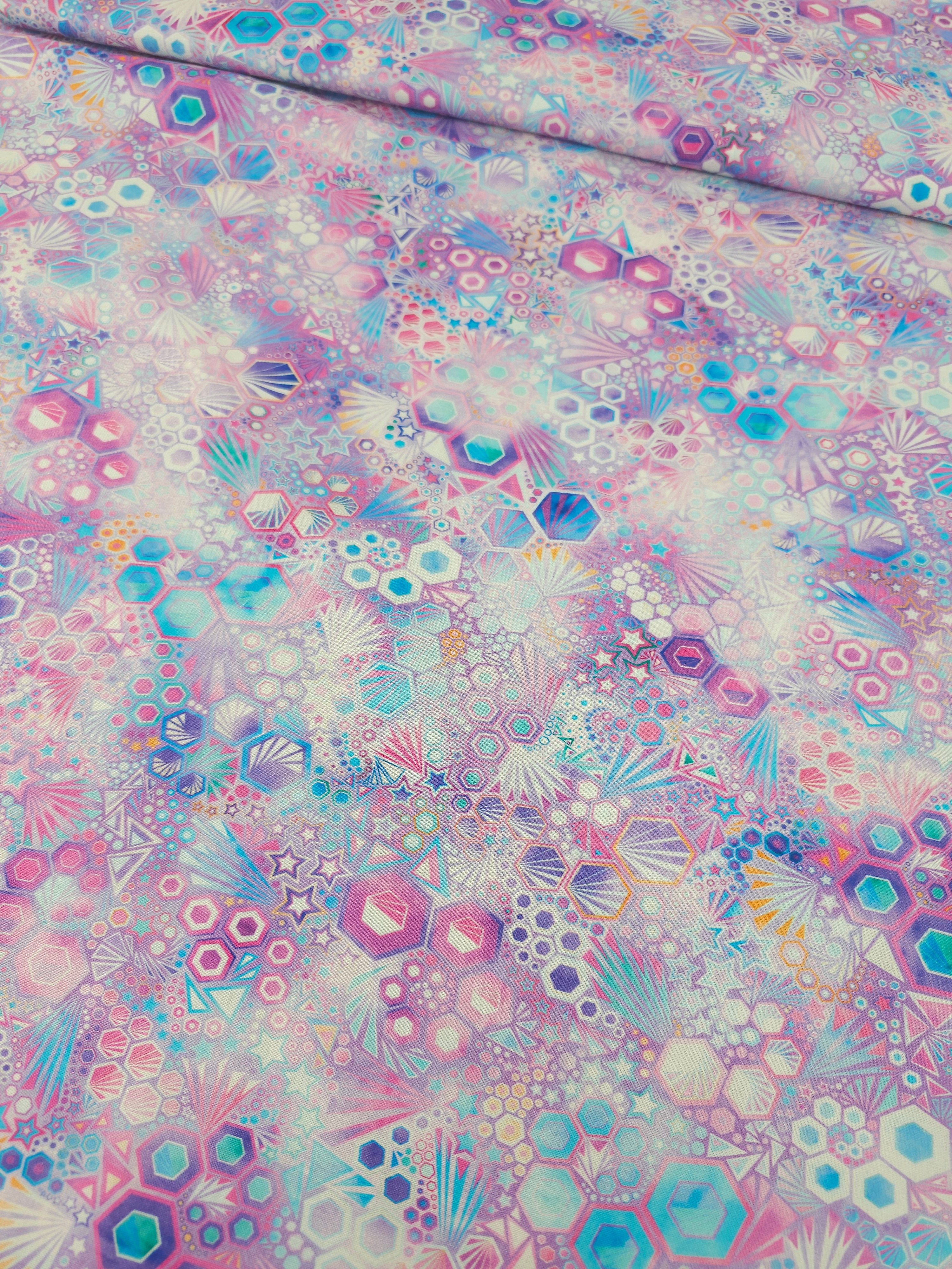Unicorn Hexagon Phantasma 100% Cotton - Robert Kaufman