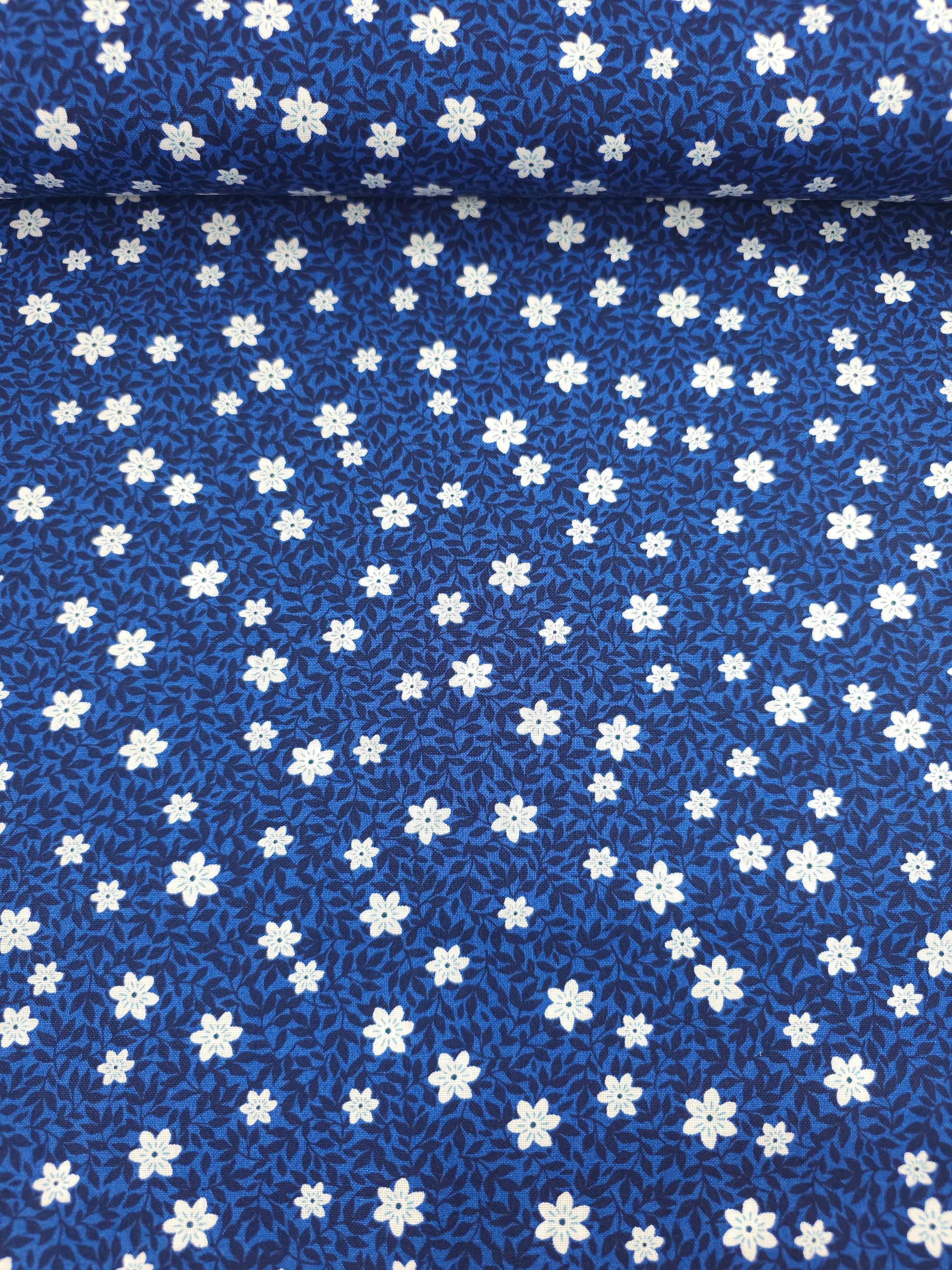 Blue/White Daisy Floral 100% Cotton