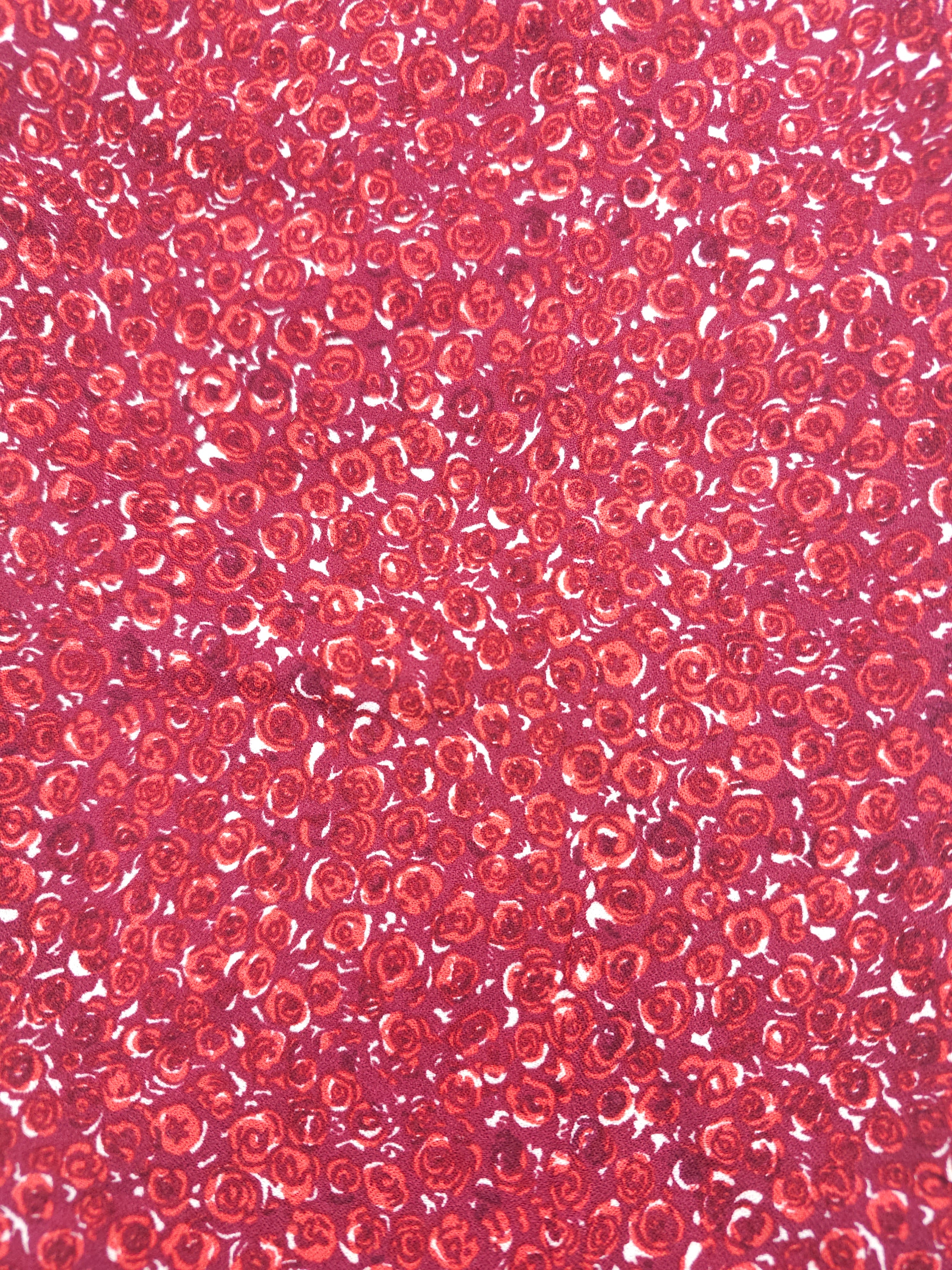 Tiny rose Viscose- 2.8m piece