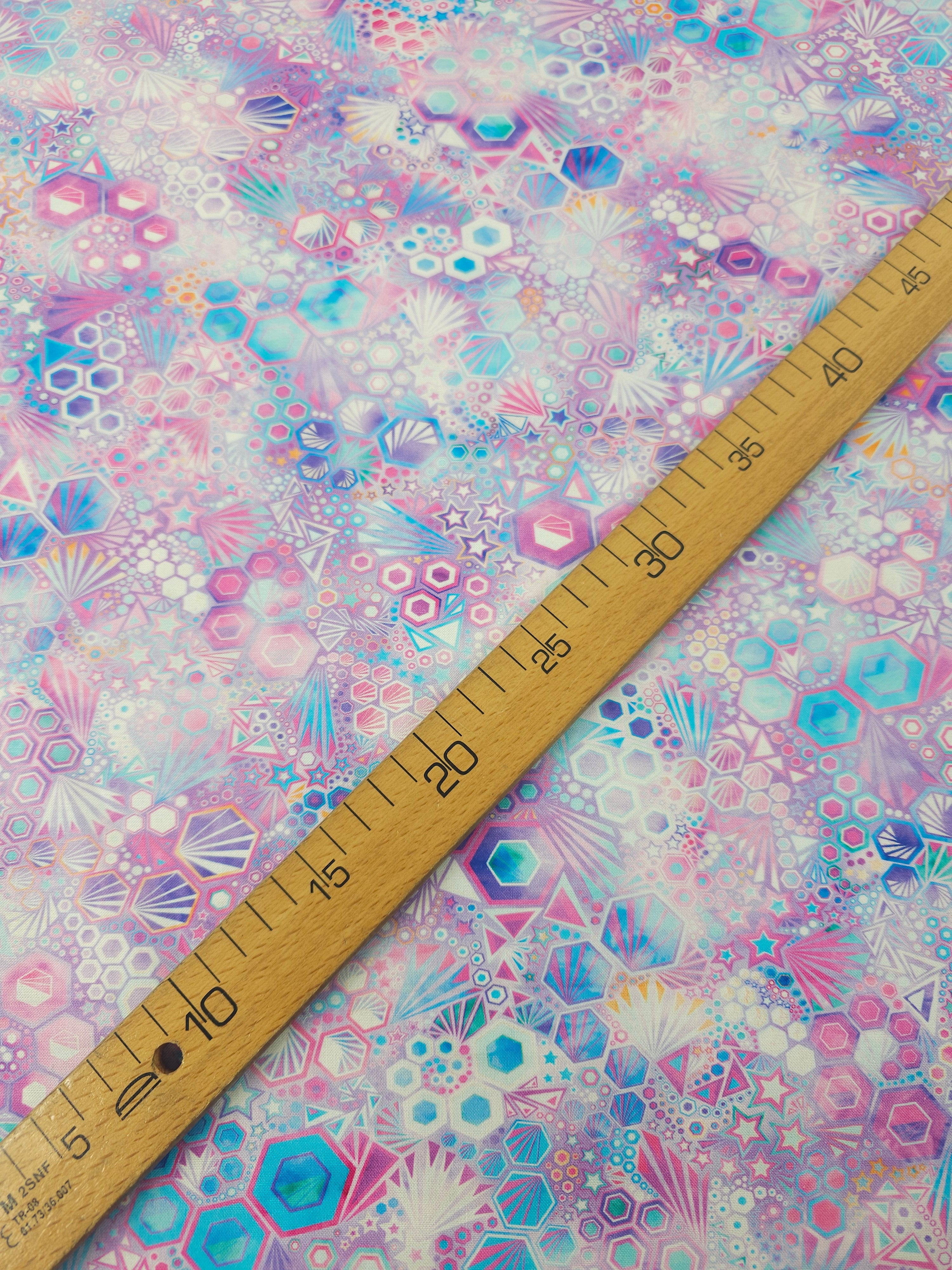 Unicorn Hexagon Phantasma 100% Cotton - Robert Kaufman