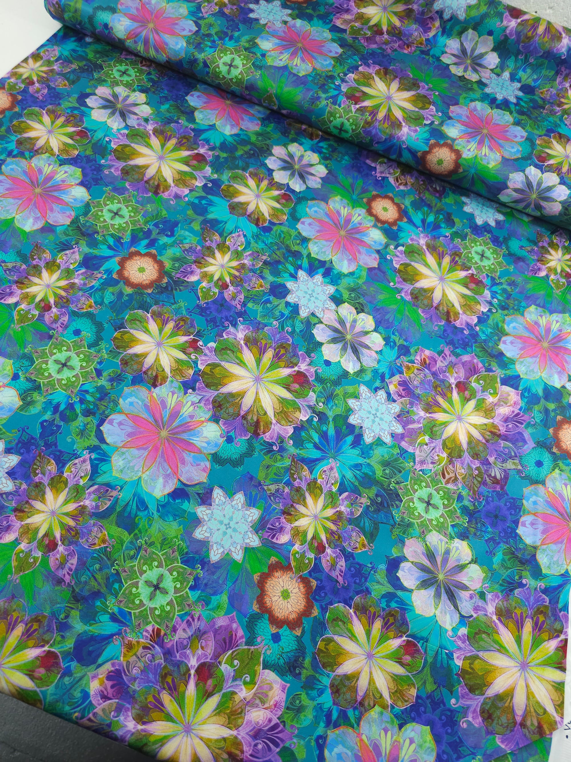 Dazzle Venice Floral Cotton Sateen 108" - Robert Kaufman *EXTRA WIDE*