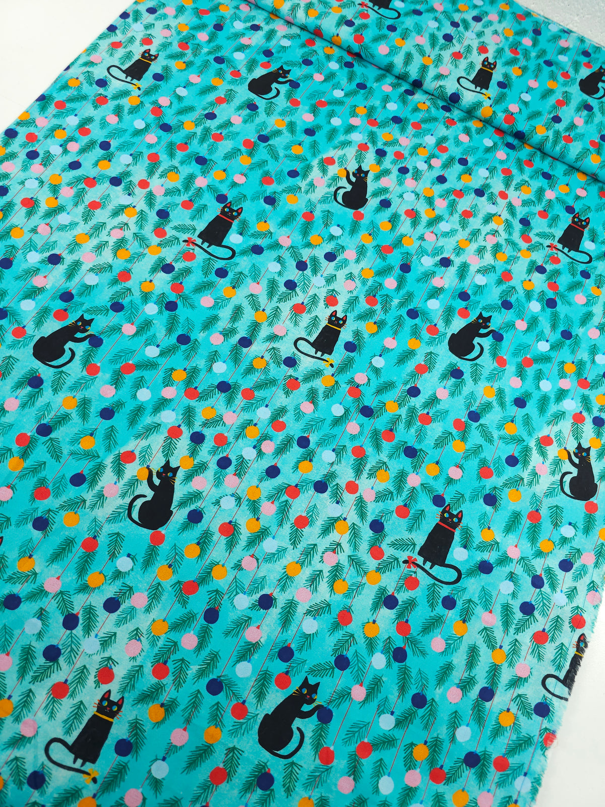 Cats In Ornaments 100% Cotton - Robert Kaufman