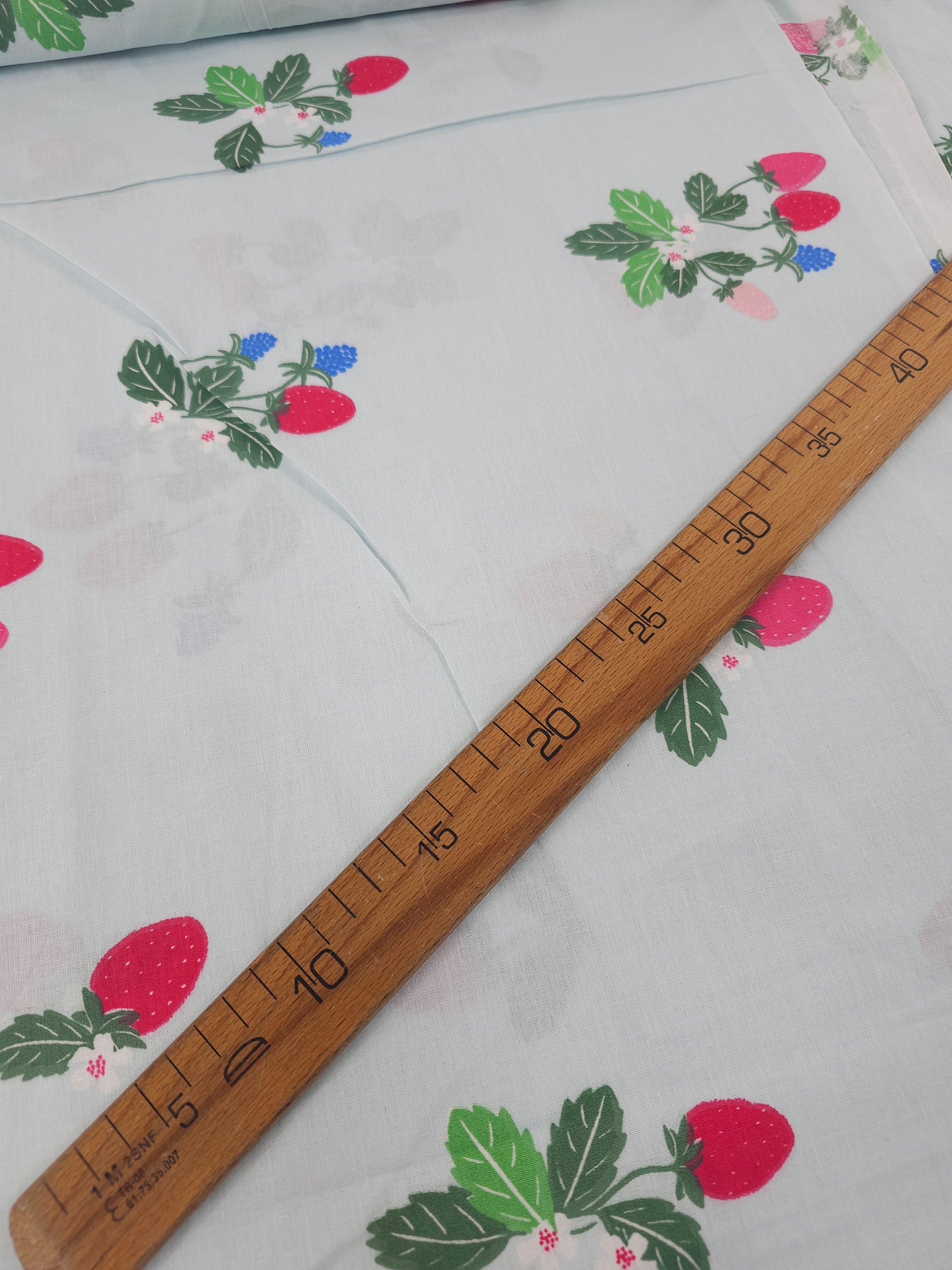 Strawberry Cluster 100% Cotton 86” *EXTRA WIDE*